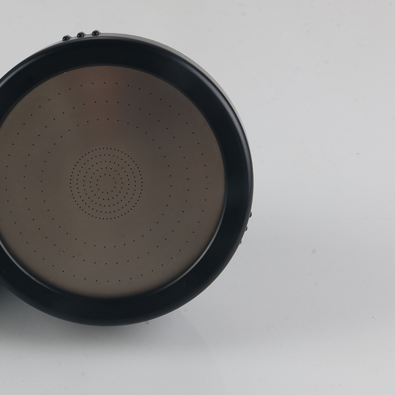 Japonská černá sprchová hlavice